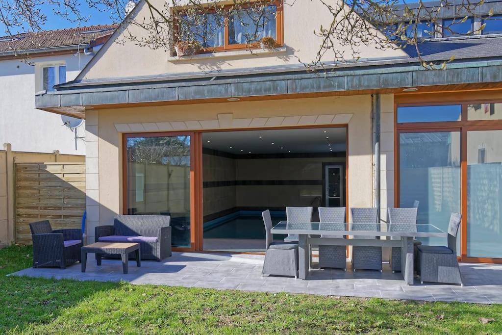 Le Temps Suspendu Apartment Montfermeil